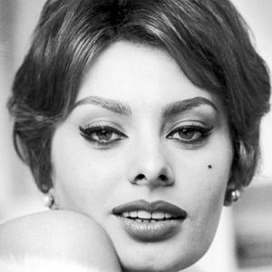 Sofia Loren, makijaż w stylu pin-up girl